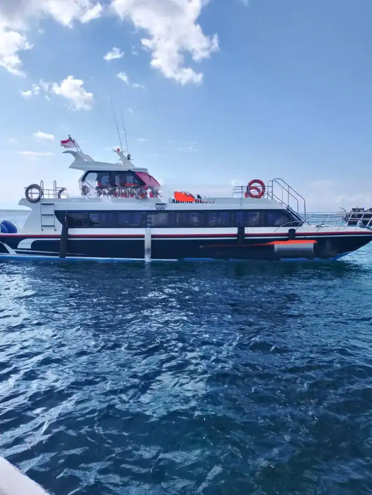 Kapal speedboat