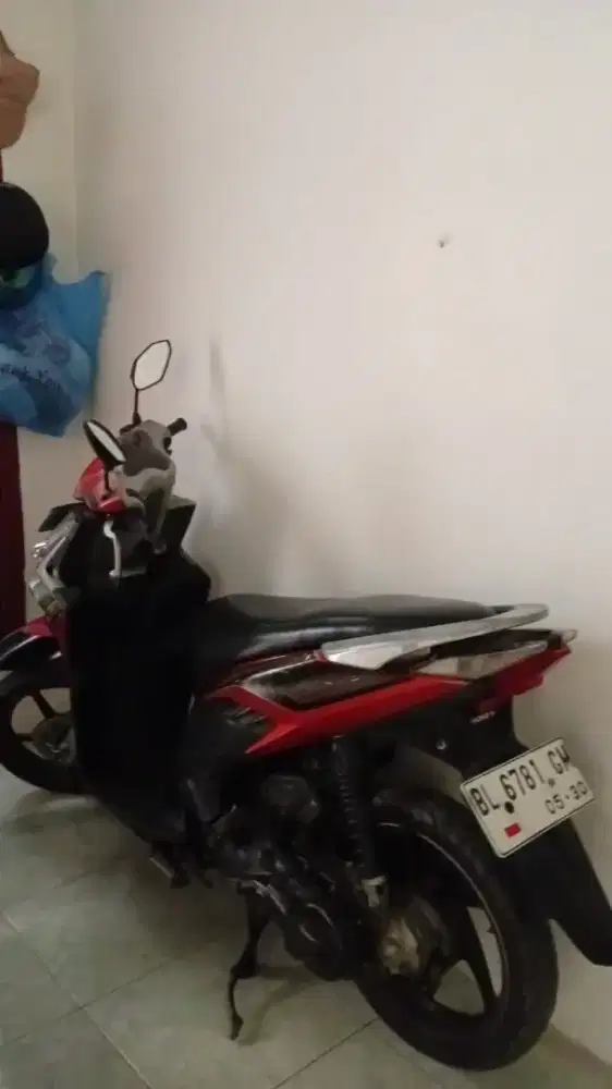 DIJUAL HONDA VARIO 2010 MERAH SILVER