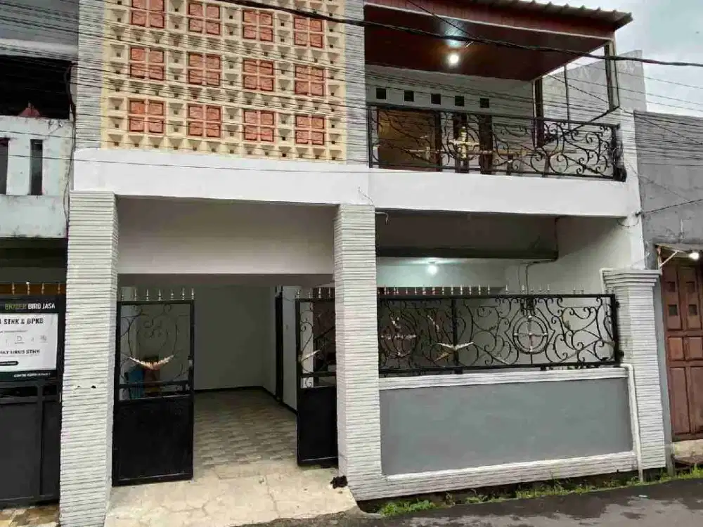 rumah sudah renovasi 2 lantai cisaranten dekat griya Arcamanik