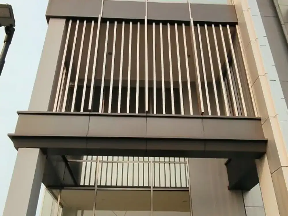 Disewakan Ruko SPPM Marina Bay PIK 2, 8x21m (5 Lantai + Basement + Rooftop + Lift)