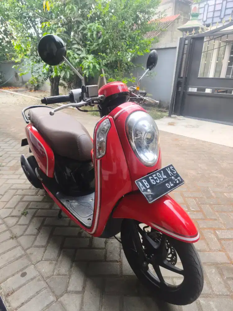 Honda Scoopy 2015