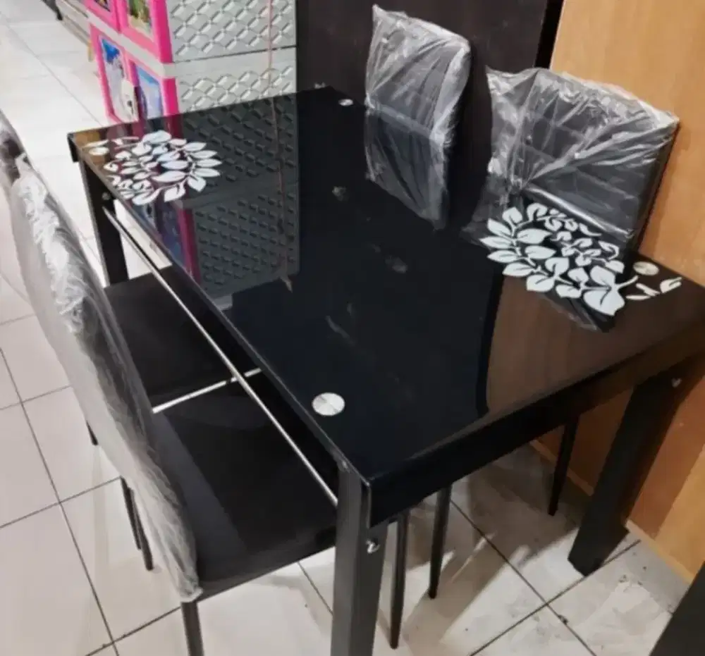 Meja makan kaca set 4 kursi