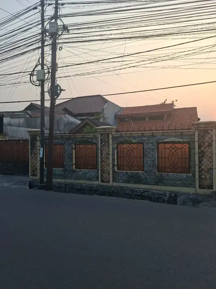 Jual rumah 2 lantai