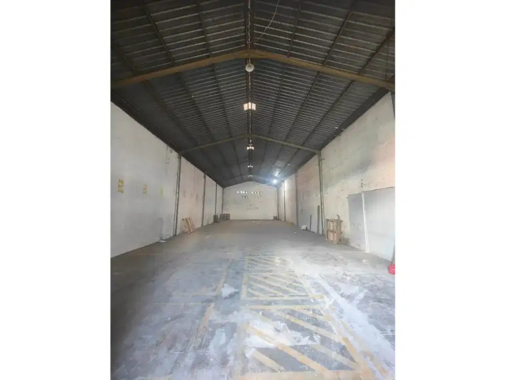 Disewakan gudang margomulyo Permai 11x42= 462 m hanya160jt/th nego