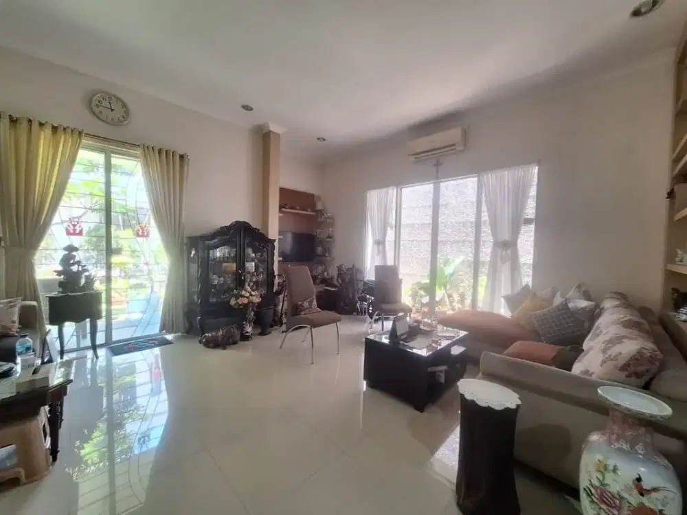 Dijual Rumah Hoek Furnish Customed di Pavilion Residence