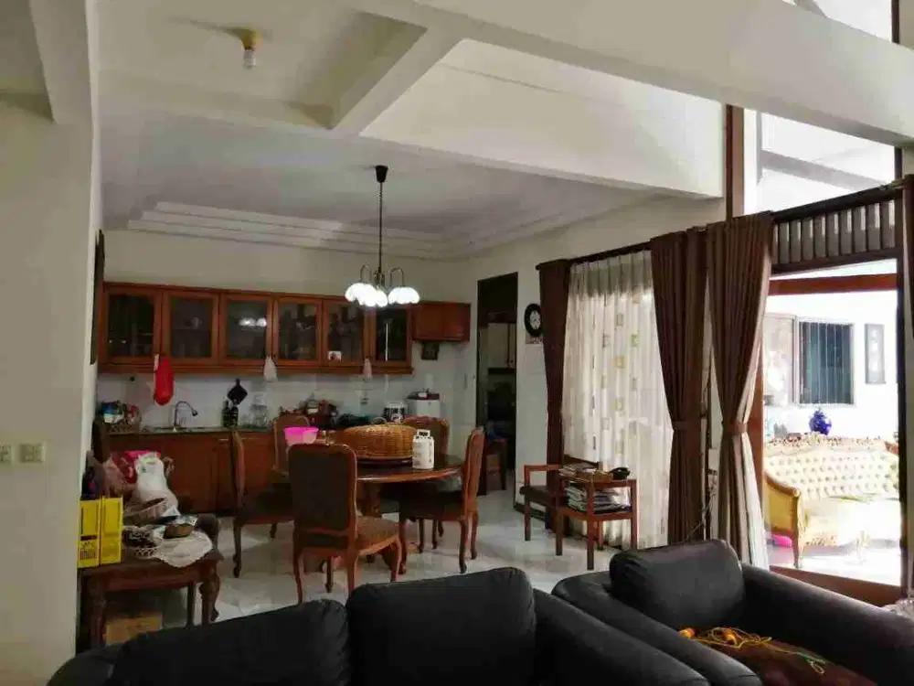 Dijual rumah terawat harga dibawah NJOP area sutami Sukahaji dekat DT
