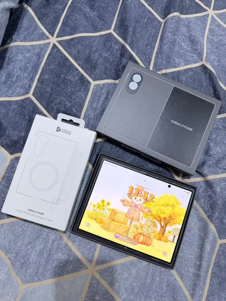 Samsung Galaxy Z Fold 8 12/512gb warna cream Like new 100%