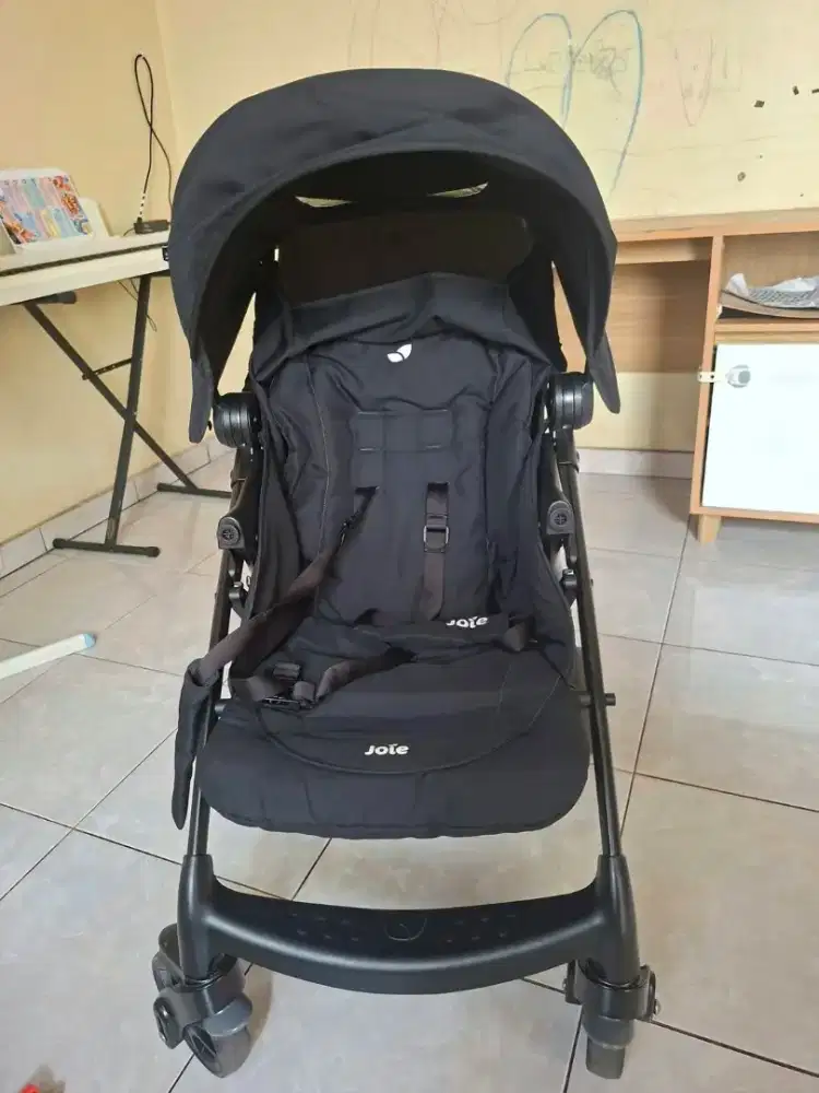 Joie Muze XL Baby stoller