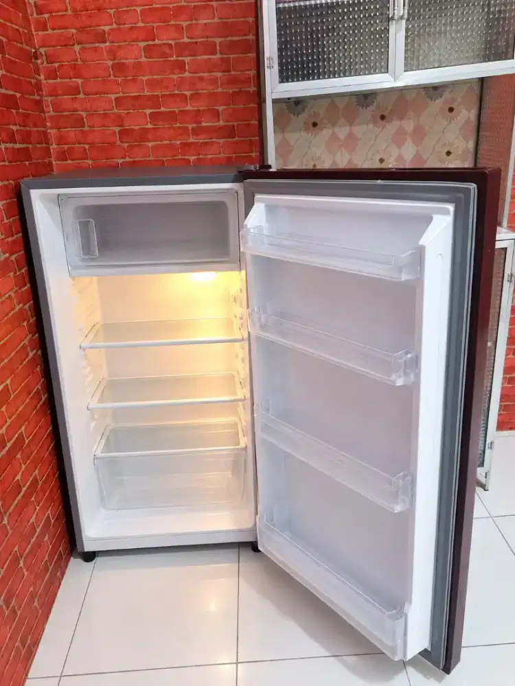 KULKAS POLYTRON  1 PINTU