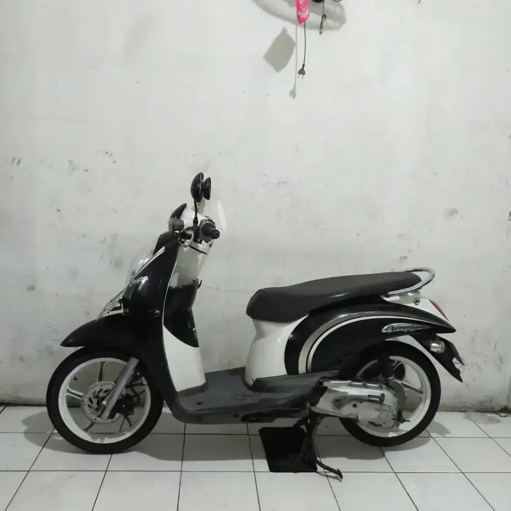 Honda Scoopy Karbu 2011 Bagus Lengkap