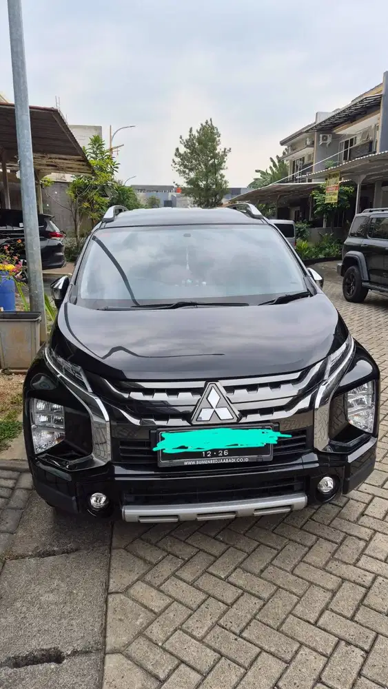 DIJUAL SERIUS XPANDER CROSS 1.5AT KM RENDAH !!!