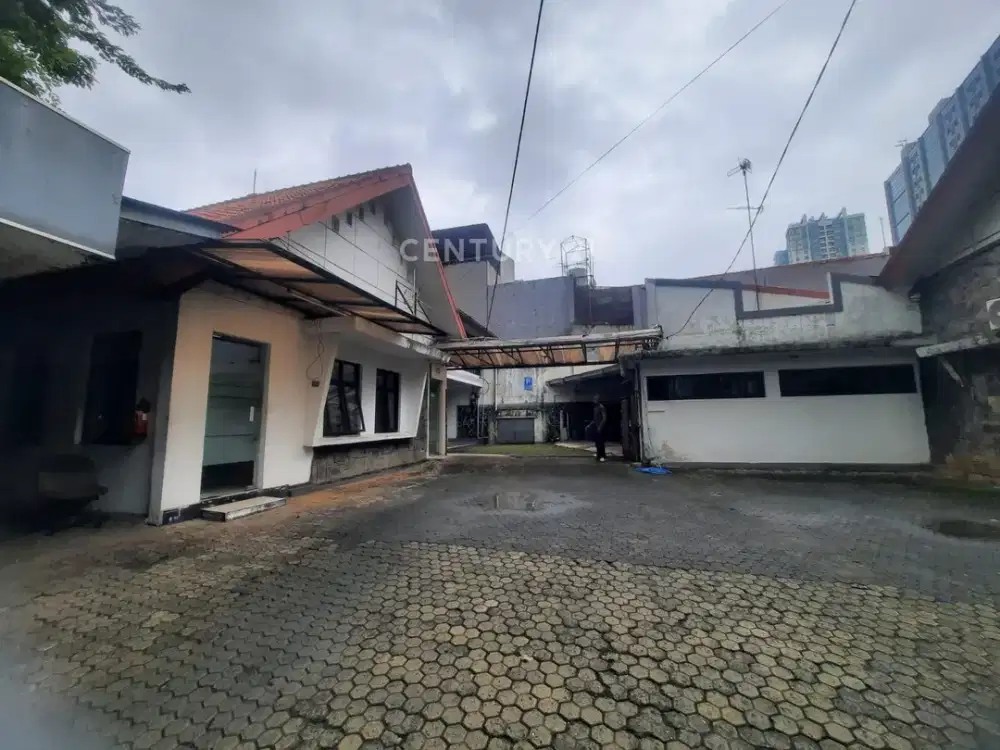 Dijual Rumah Dengan 3 Bangunan Dengan Tanah Yang Luas Di Cipinang