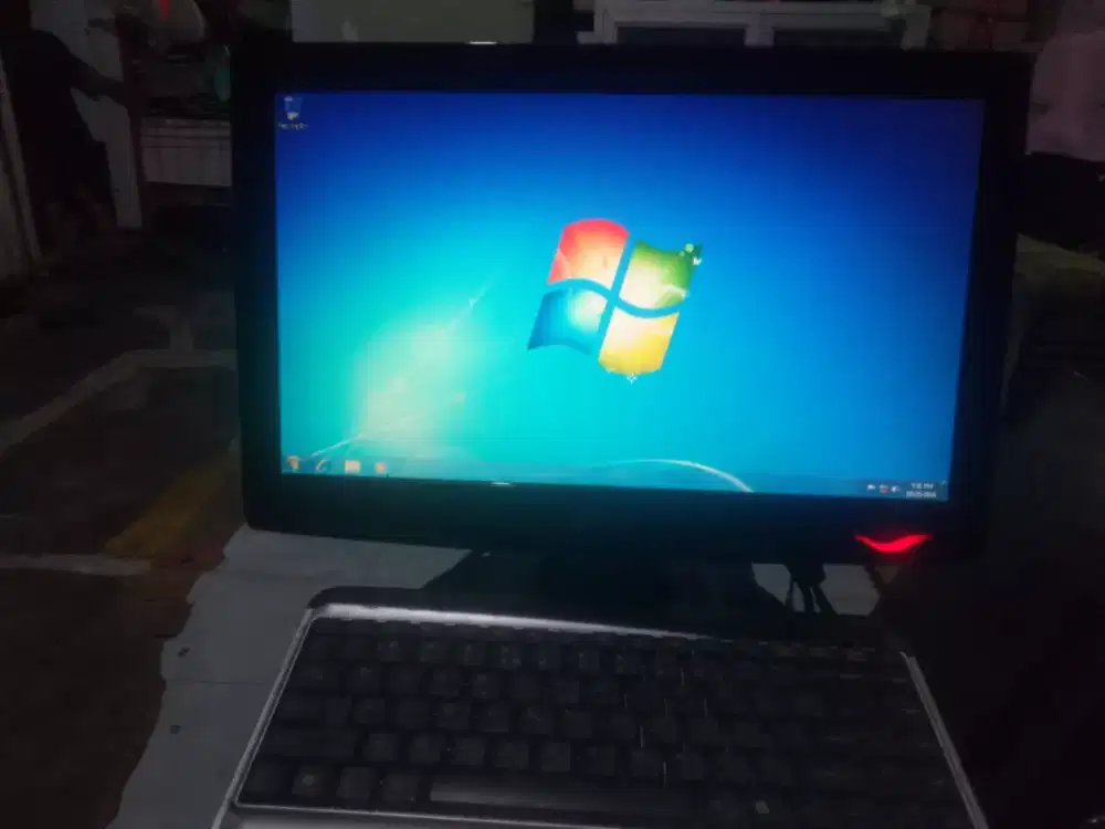 Monitor LCD 16inch LG kondisi normal