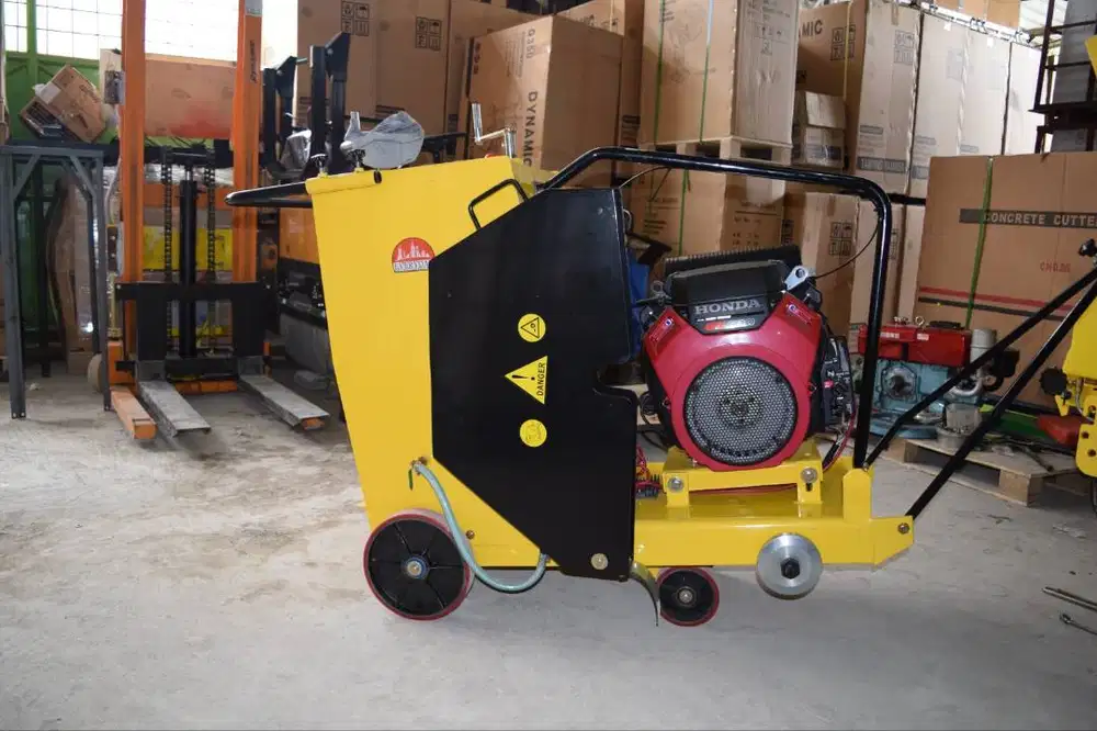 EVERYDAY Gasoline 24 inch Concrete Cutter CNQ26+Blade
