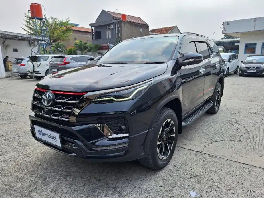 KM Rendah - Toyota Fortuner 2.4 4x2 VRZ TRD Solar-AT 2020