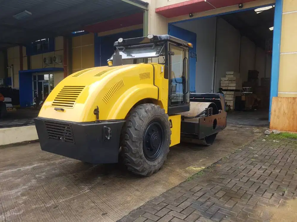 FURD Ride-on Vibratory Roller FYL-S208H | 8000kg TERSEDIA 1 UNIT