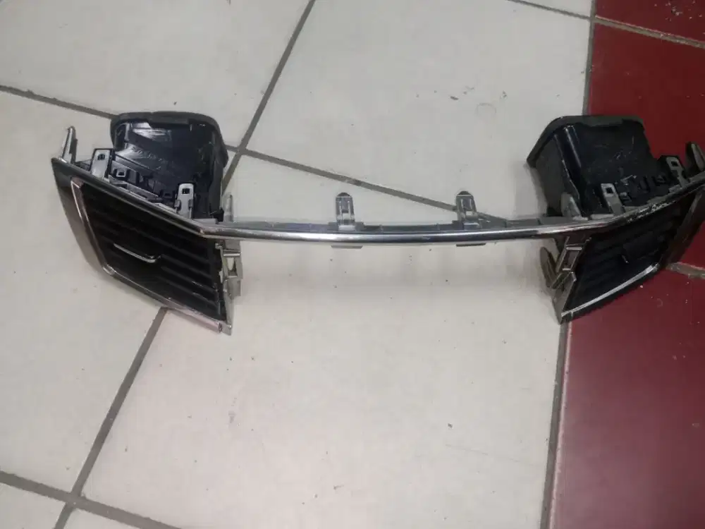 Freme toyota alpahrar atau vellvire