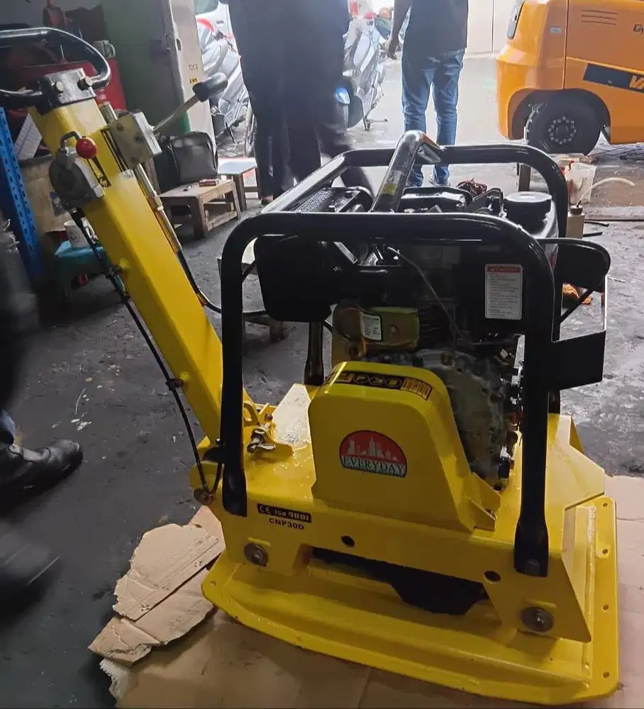 Everyday Plate Compactor Honda C160H | Alat berat alat konstruksi