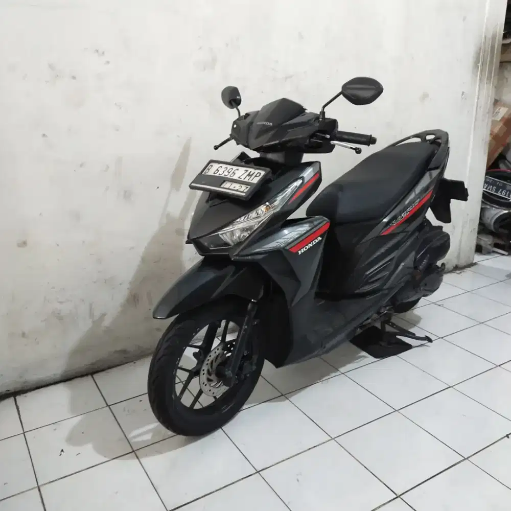 Honda Vario 125 LED OLD 2017 Lengkap Bagus