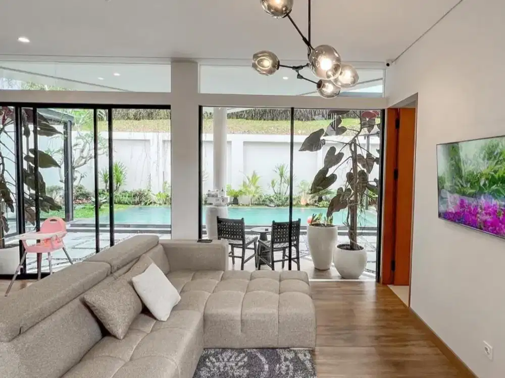Disewakan Rumah Villa Super Mewah Full Furnished Pool Air Hangat Lokasi Disort Dago Pakar Bandung