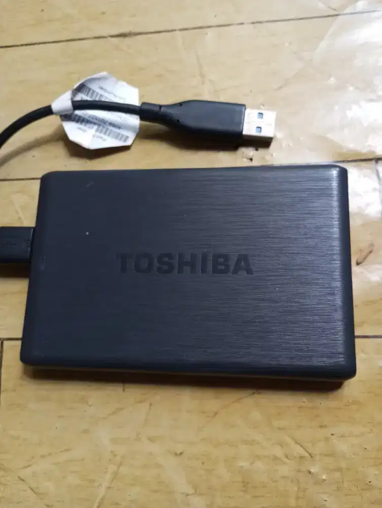 Hardisk eksternal Toshiba 1 TB kondisi bagus ekselan 100 persen