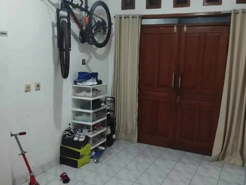 RUMAH BAGUS NYAMAN MINIMALIS 2 LANTAI SIAP HUNI DI MARGAHAYU KENCANA BANDUNG