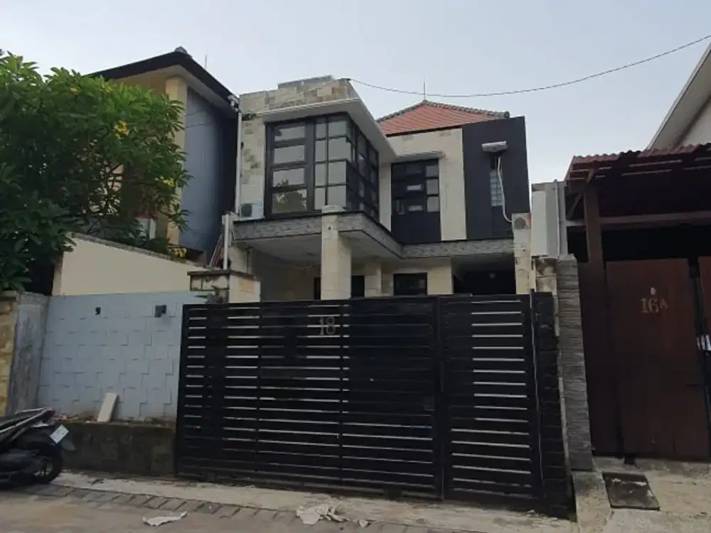 DIJUAL RUMAH SEMI VILLA 2 LANTAI DITUKAD PAKERISAN, PANJER, DENPASAR, BALI