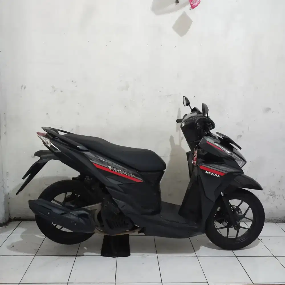 Honda Vario 125 LED OLD 2017 Bagus lengkap