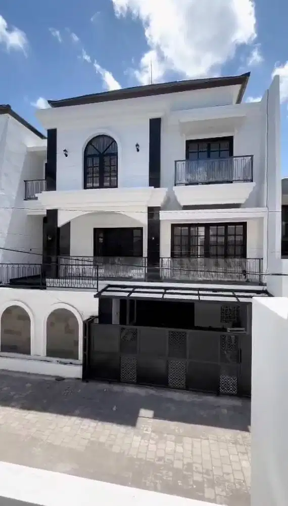Dijual Rumah Mewah Cantik The pakerisan Residence Denpasar Bali