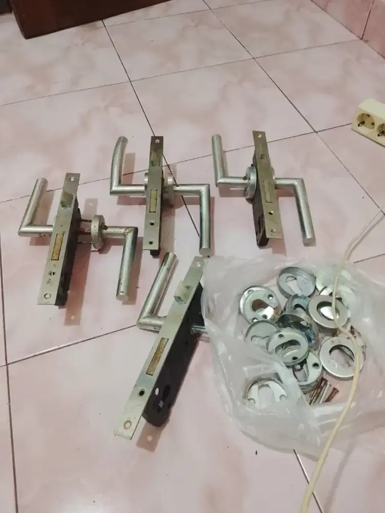 Hendel pintu.merk Belleza stainlis
