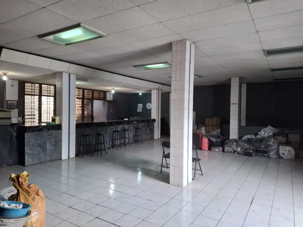 Disewakan kantor 3lt.+gudang Jln. Soekarno Hatta