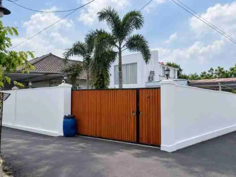 Rumah Villa Lux Estetik Ada Kolam Renang di Pusat Kota Subang