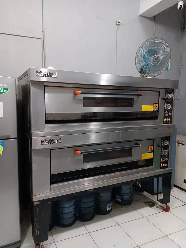 Oven bekas merk Baker's Friend