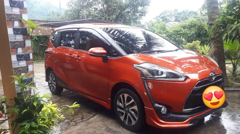 Toyota Sienta Q 1.5