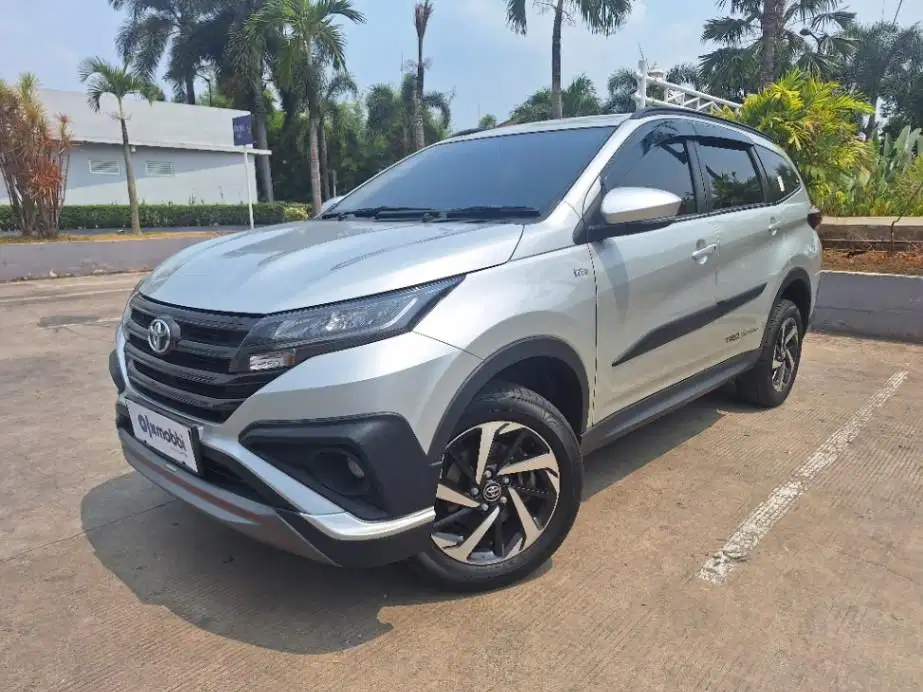 LOW DP Toyota Rush 1.5 TRD Sportivo Bensin-AT 2018 4CM