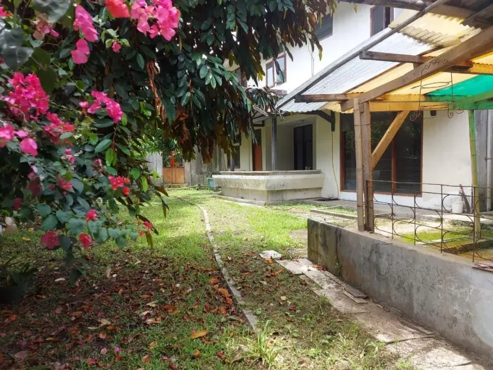 RUMAH LUAS ASRI NYAMAN TERAWAT SIAP HUNI DI SERSAN BAJURI BANDUNG