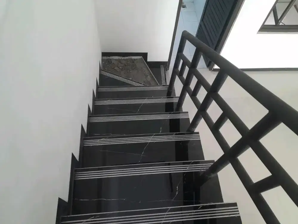 LIE.A219 SEWA RUKO MURAH PLAZA SEGI 8 3 LANTAI AREA SUKOMANUNGGAL AREA SURABAYA BARAT