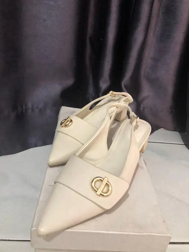 Heels charles & Keith Uk 37 Like new