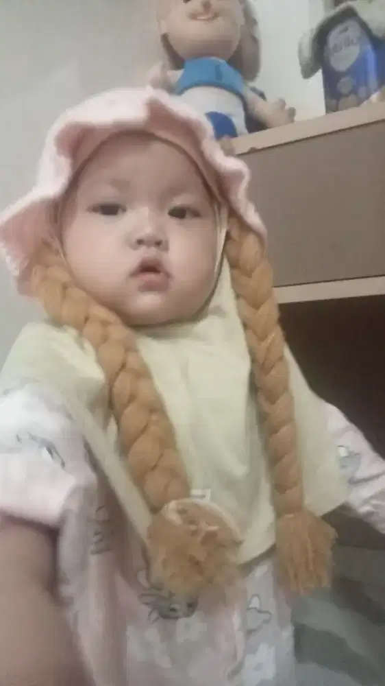 Butuh art/baby sitter
