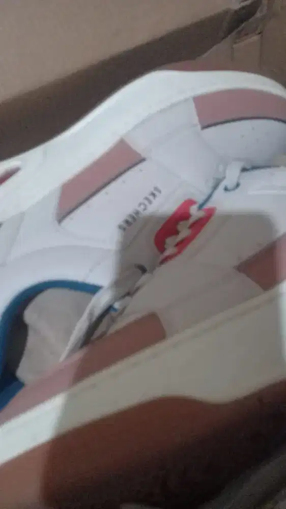 Snkrs Lost angles
