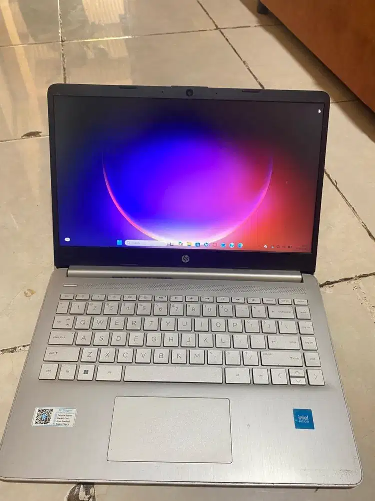 DIJUAL LAPTOP HP 14s — RAM 8 GB!