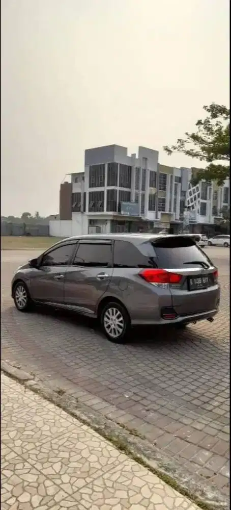 honda mobilio (2014)