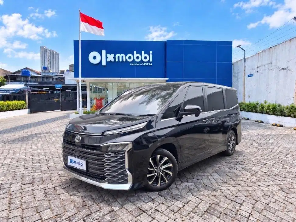 LOW DP Toyota Voxy 2.0 Bensin-AT 2023 KIV