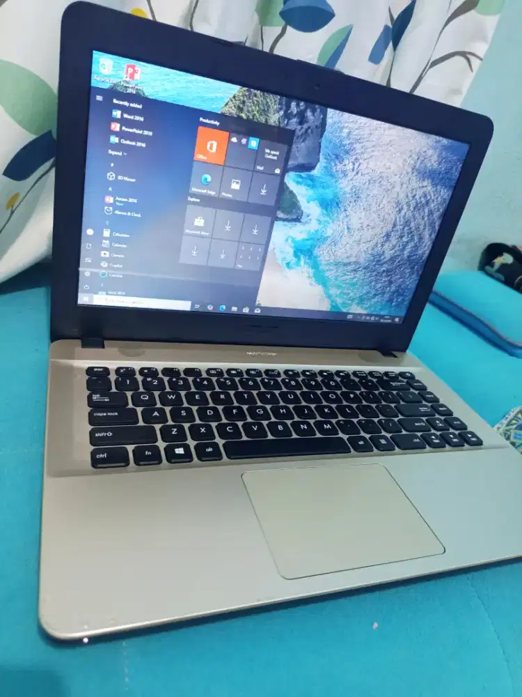 Laptop Asus X441N Ram 4gb/500gb . Normal