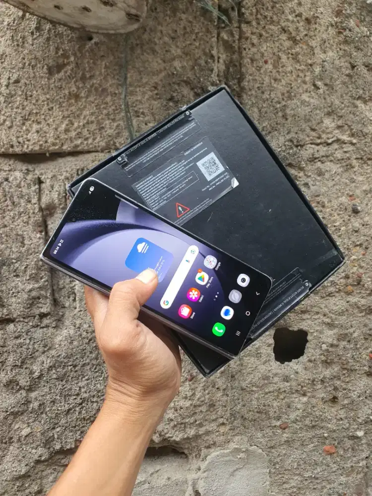 Samsung Z Fold 5 minus