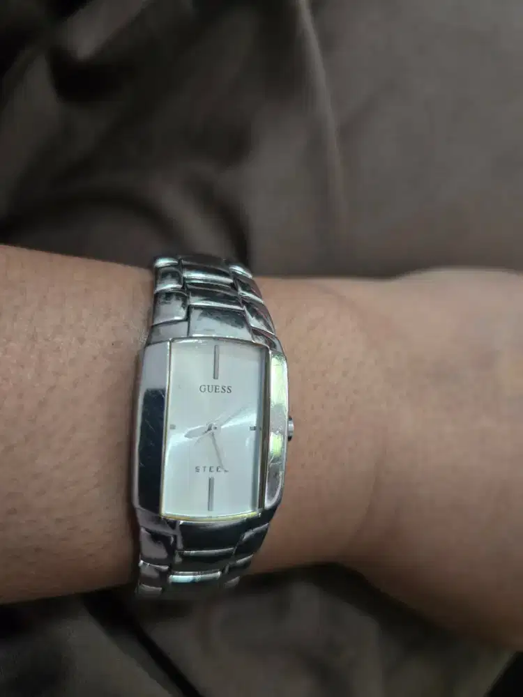 Dijual jam tangan Guess ori