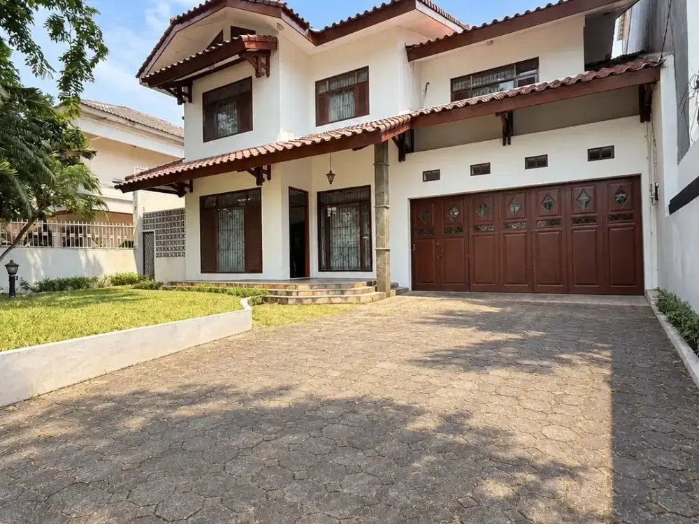 Rumah Mewah dengan Private Pool di Kartika Utama, Pondok Indah!