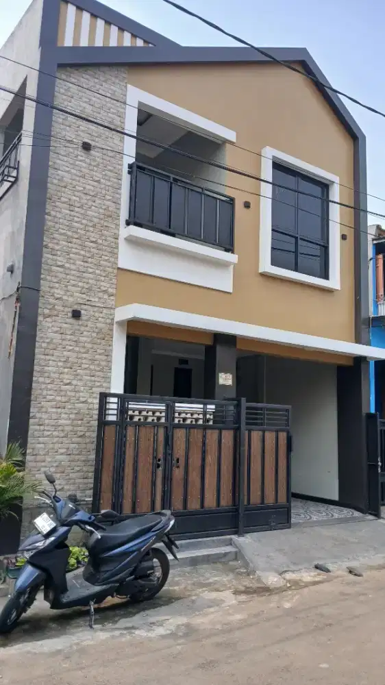 Dijual rumah ditamanan Adiyasa blok C 10 no 10