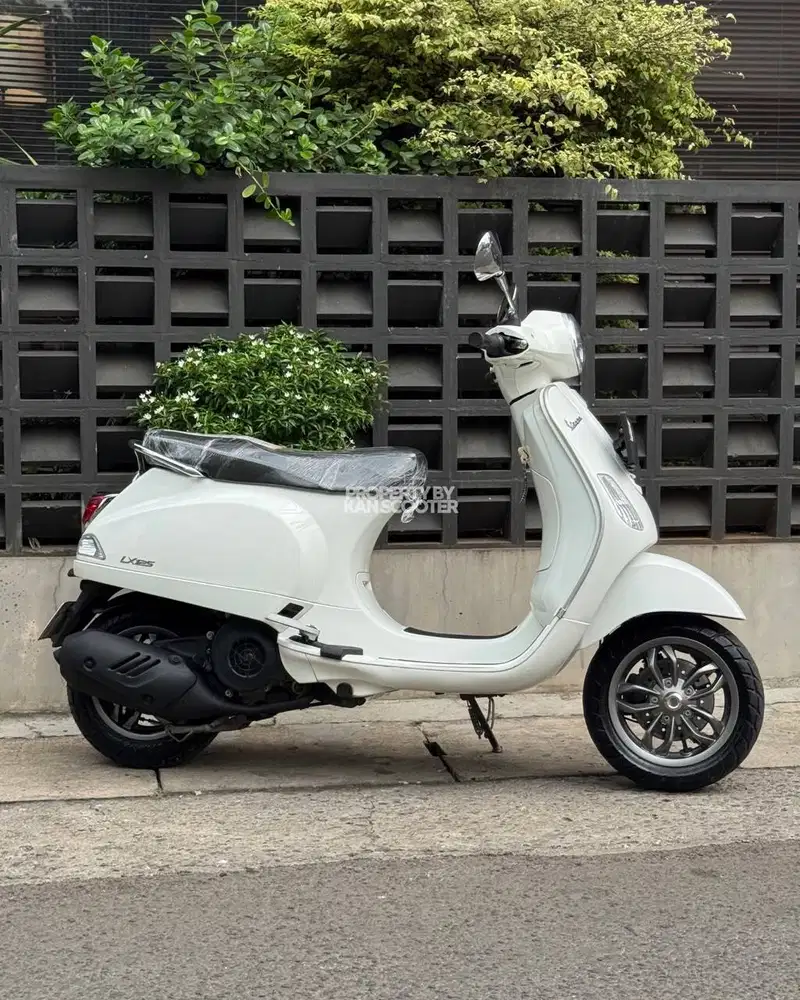 VESPA LX 125 iGET FACELIFT 2023 BERGARANSI