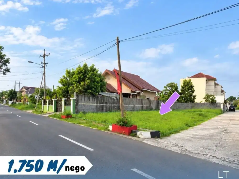 Pekarangan Pinggir Jalan Raya Gayamprit, Klaten